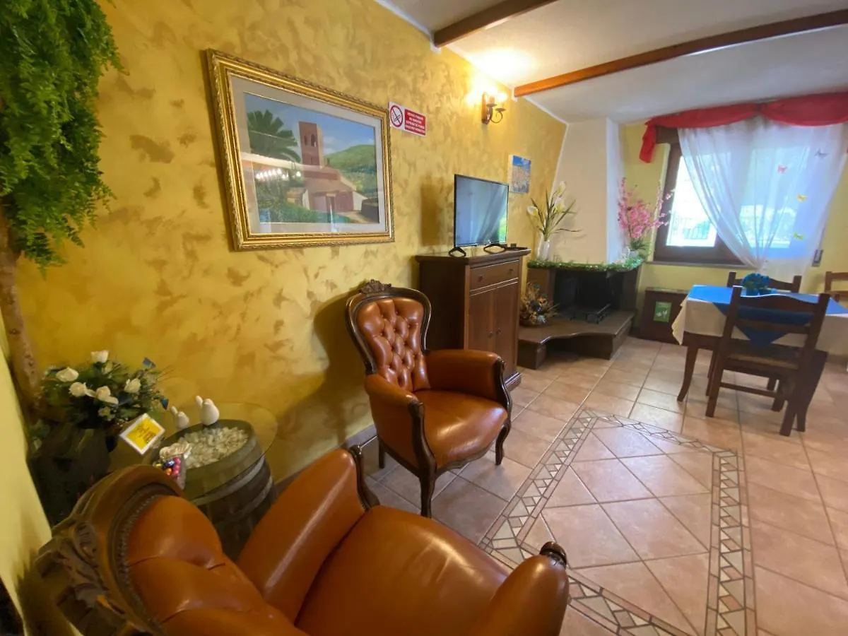 Konukevi La Dea Hestia Otel Bosa İtalya