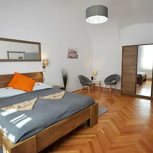  Apartman Pr Magyarország